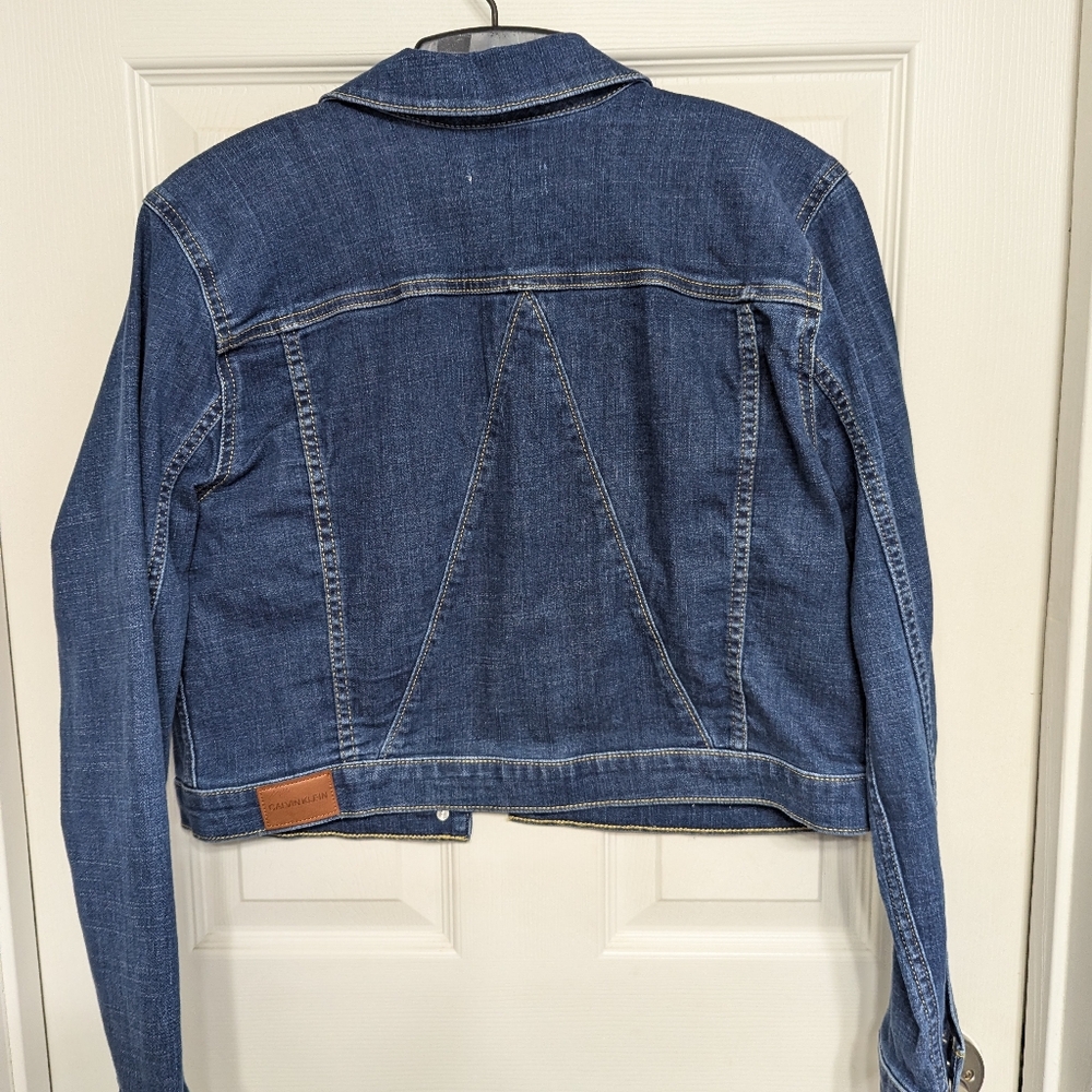 Calvin Klein cropped denim jacket - Picture 4 of 10